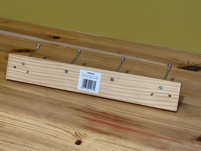4 hook rail hanger