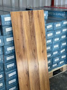 High gloss laminated flooring
