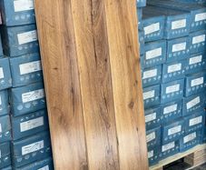 High gloss laminated flooring