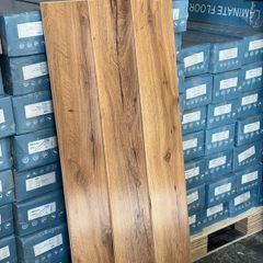 High gloss laminated flooring