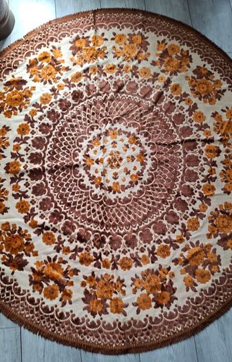 Vintage round rug