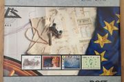 1989/90 Ireland The Irish Stamp Year Book with 48 images of contents