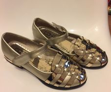 Girls shoes