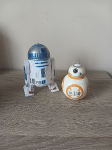 Star Wars R2-D2 and BB-8 figures with poster