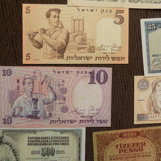 Lot of 12 Old World Banknotes from Circulation.1910-2001 No.10.