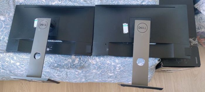 2 Monitors DELL 24"