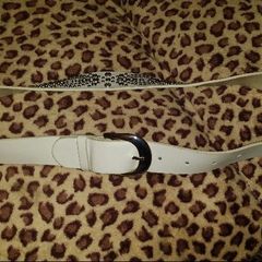 Women's white belt with studs size XL Postage included