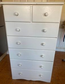 Chest of drawers