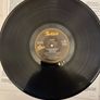 ACCEPT Balls to the wall original 1983 release with original lyric sheet vinyl record in near mint condition Image 5