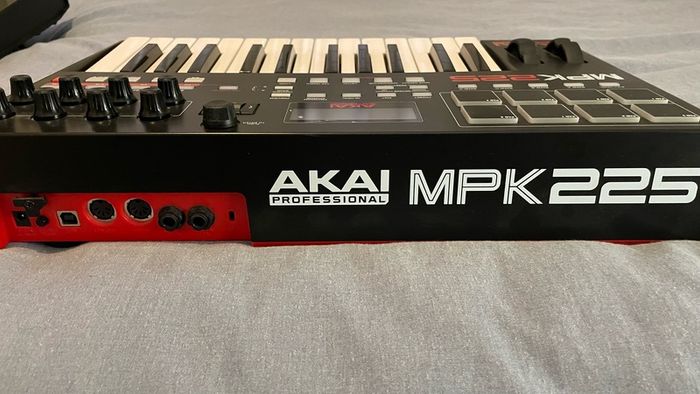 Akai Professional Mpk 225