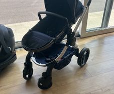 I candy peech buggy and car seat with 360 swivel