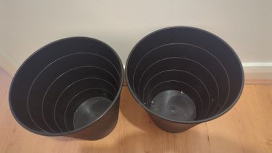 2 plastic bins