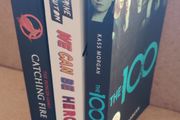 YA Dystopian &amp; Teen Fiction Book Bundle (The Hunger Games, The 100)