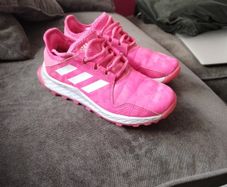 Hockey astro trainers size 2