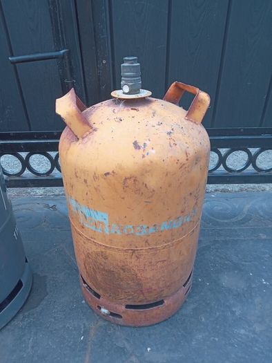 gas bottle (small bit less than full)