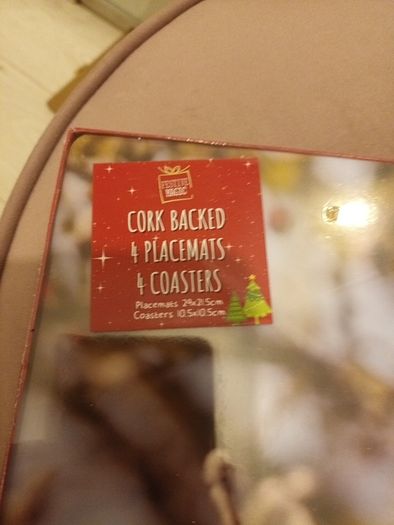 christmas place mats and coaters x 4