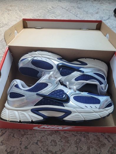 Nike trainers UK12