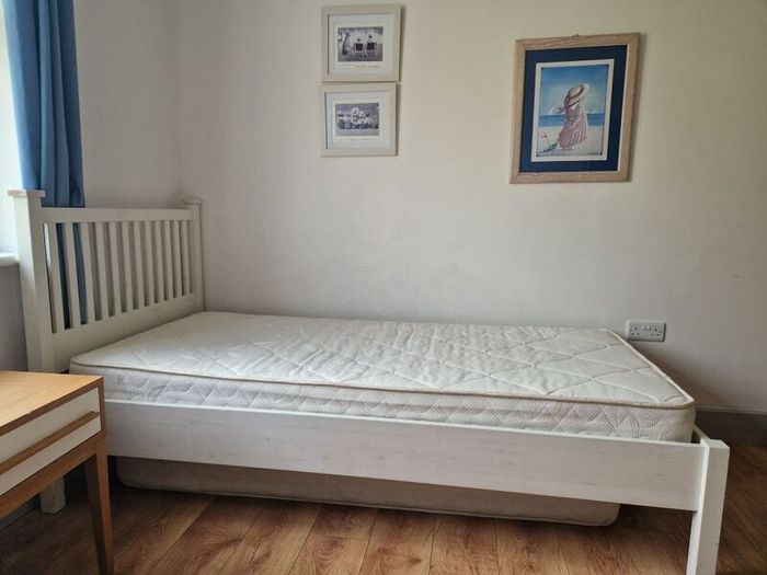 Single bed and mattress + spare mattress