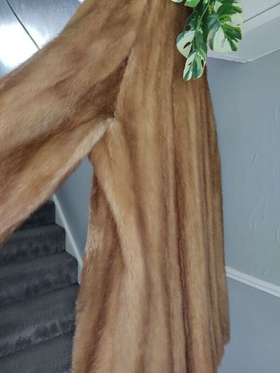 Authentic Italian Lady's Fur  Vintage Mink Coat