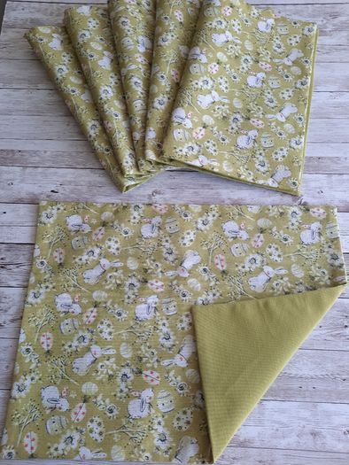 EasterTable runners / Placemats. Green or grey.