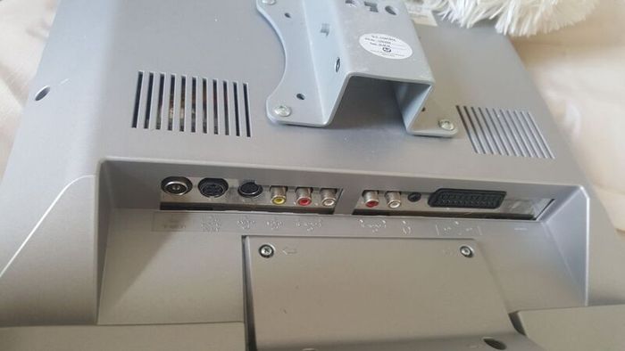 15" TV monitor