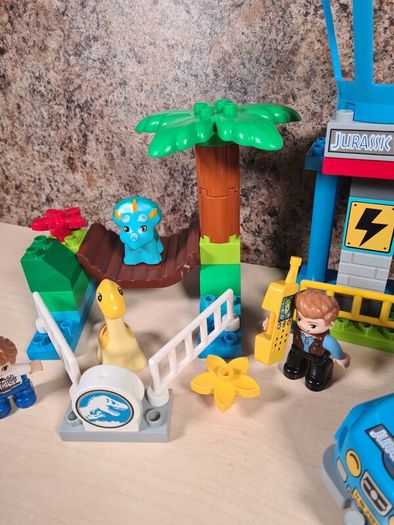 Lego Duplo Jurassic World Gentle Giants Petting Zoo 10879 And T Rex Tower 10880 Missing Some Pieces