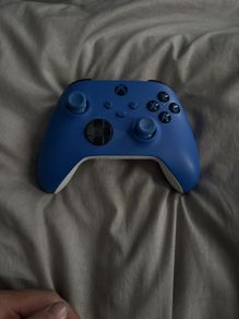 xbox controller(Shock blue) perfect condition