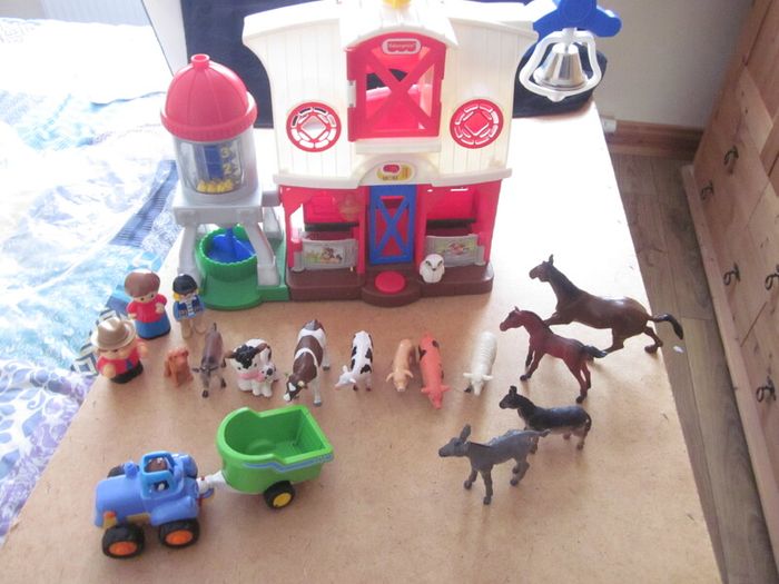 Fisher Price Farm House/Animals