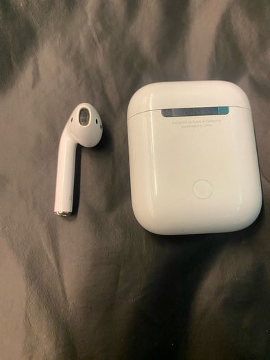 Apple airpods charge case original