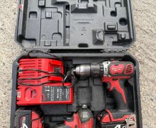 Milwaukee M18 Drill & Impact Driver Twin Pack Kit (2x 4.0Ah Batteries)