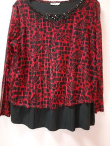 Top Black and red long sleeves divides at back