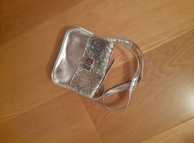 Girl's handbag