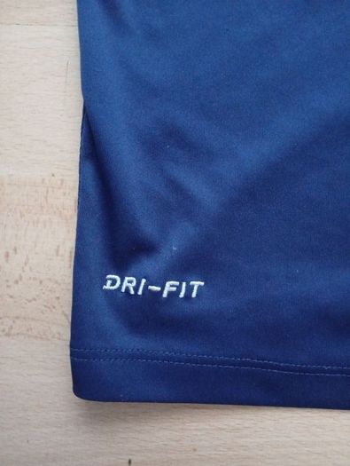 Nike Dri-Fit T-shirt  ((XL Adult))