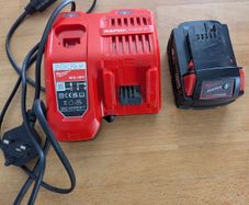 Milwaukee Rapid Charger & Battery