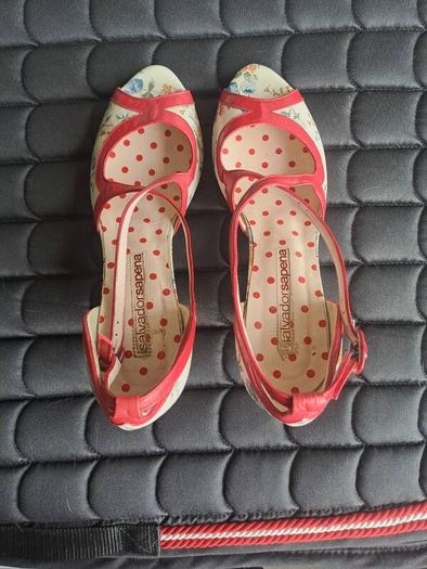 shoe,vintage look like,beutifull classy heal