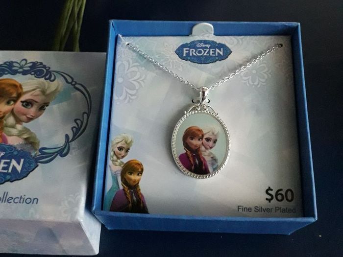 Brand new disney frozen pendant and chain