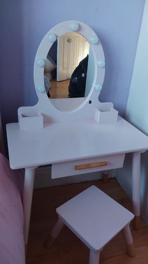 Kids dressing table