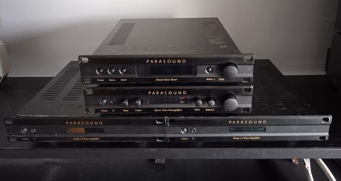 Parasound stereo preamplifier Zpre two mono stereo power amplifier Zamp and Ztuner