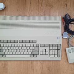 Commodore Amiga 500 Computer + Accessories