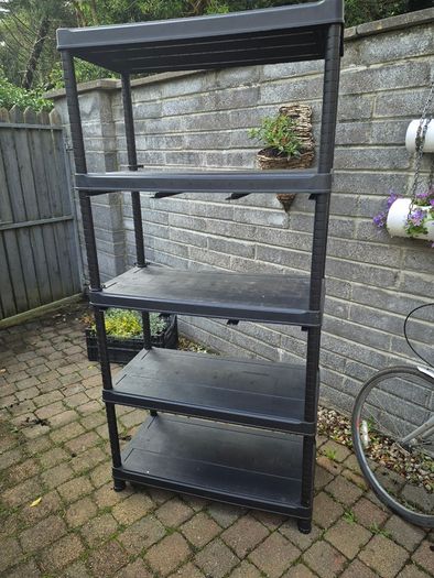 Plastic shelving unit