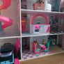 doll house and extra accessories Image 5