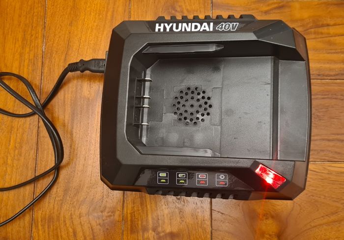Hyundai Battery Charger