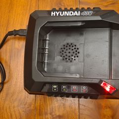 Hyundai Battery Charger