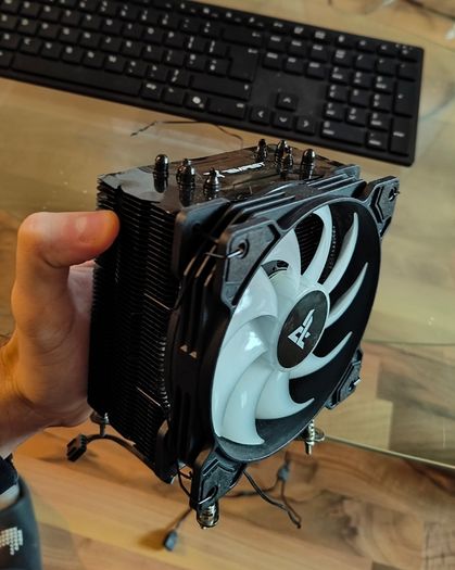 Tempest Tower CPU ARGB Cooler Black / White