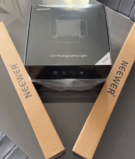 NEEWER 2 Pieces Bi-color 660 LED Video Light and Stand Kit