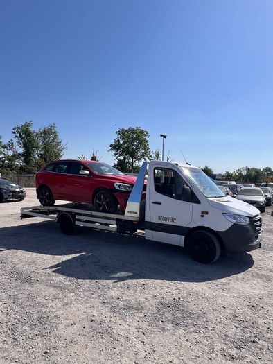 Recovery towing service
