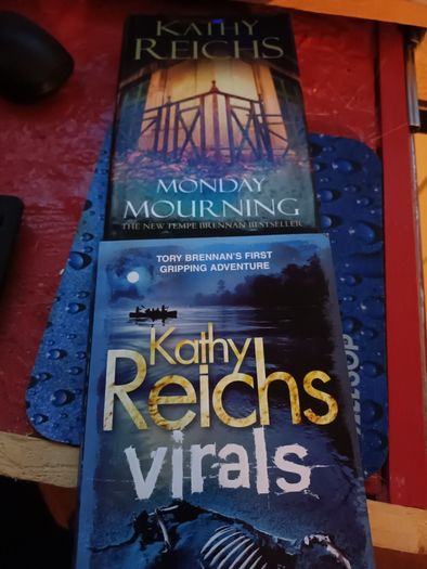 Kathy Reichs 4 paperbacks