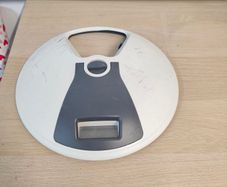 automatic cat feeder