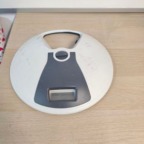automatic cat feeder