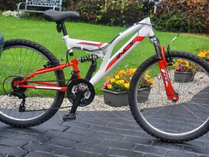 Young Persons Mountain Bike In Excellent Condition